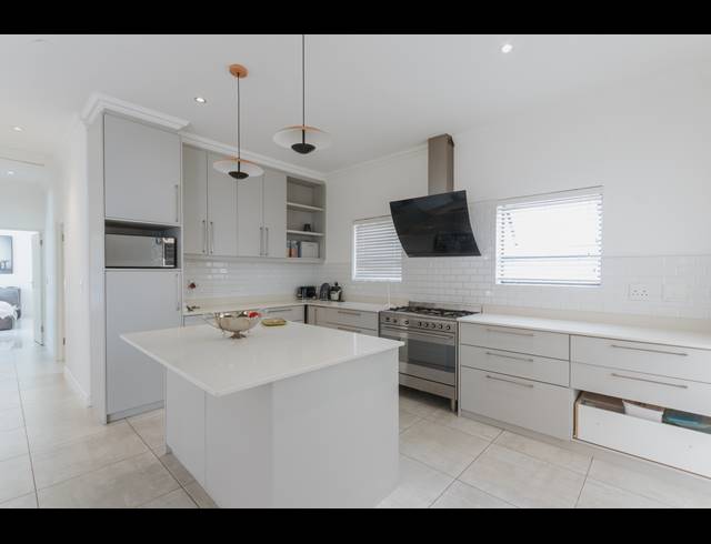 3 BEDROOM FREEHOLD TO LET IN PARKLANDS NORTH